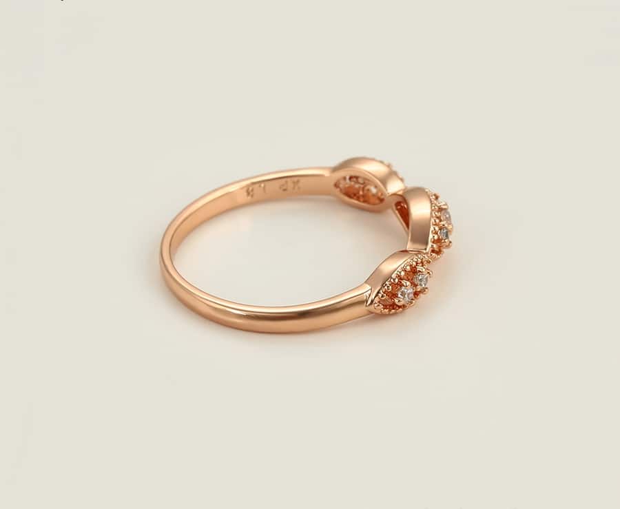 Rose guld belagt ring med små glas diamanter - 15878